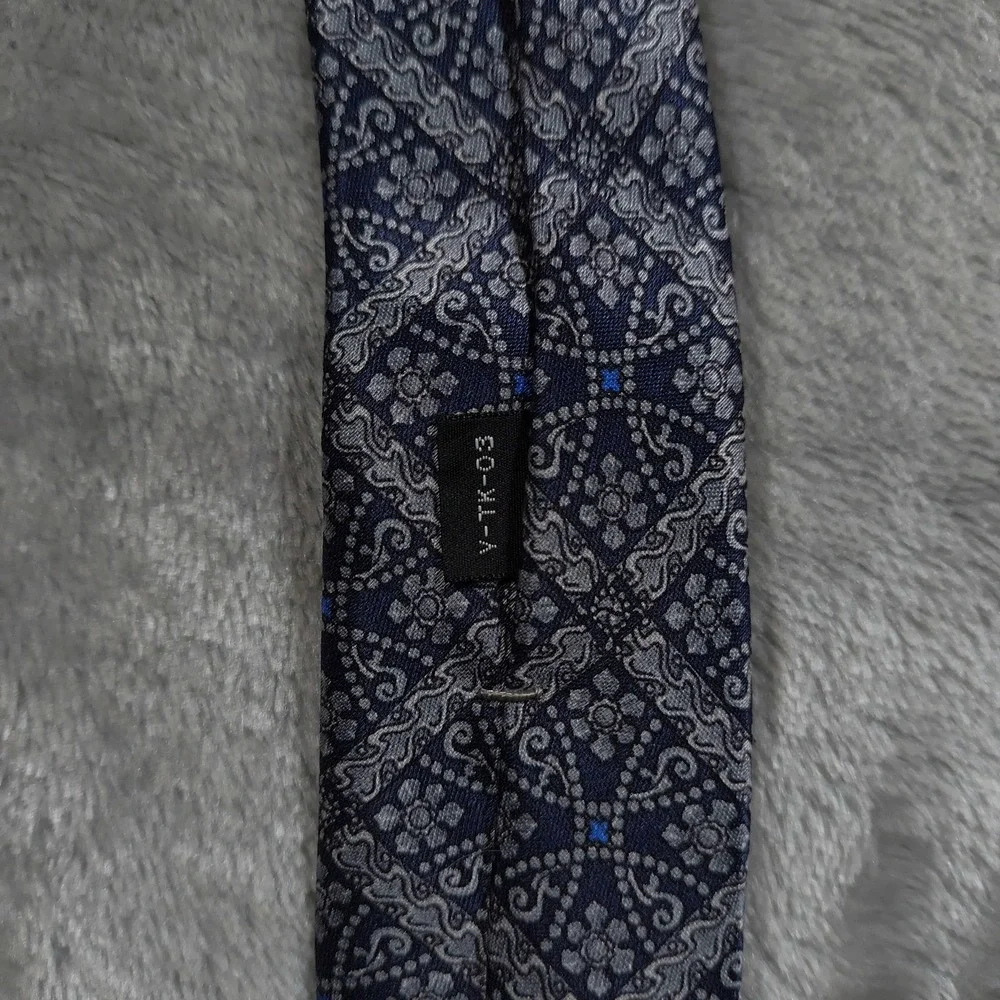 Vintage Christian Dior Monsieur Tie Mens 56.5x3.5 Blue Silver Geometric Abstract